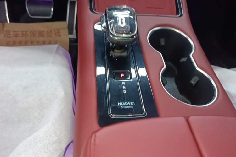 Used Hima AITO M5 2024 Extended-Range Max RS Four-Wheel Drive Advanced Intelligent Driving Version Gear Lever