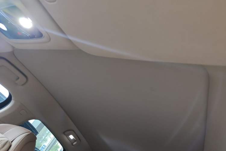 Used Hima AITO M5 2024 Extended-Range Max Rear-Wheel Drive Advanced Intelligent Driving Version Headliner