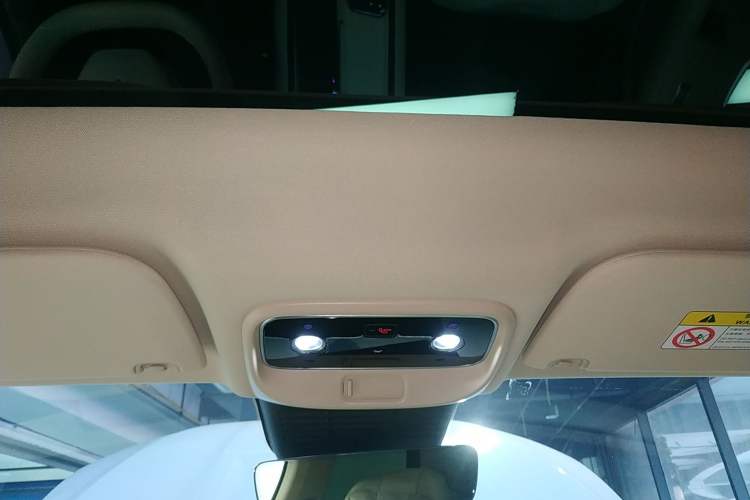 Used Hima AITO M5 2024 Extended-Range Max RS Four-Wheel Drive Advanced Intelligent Driving Version Headliner
