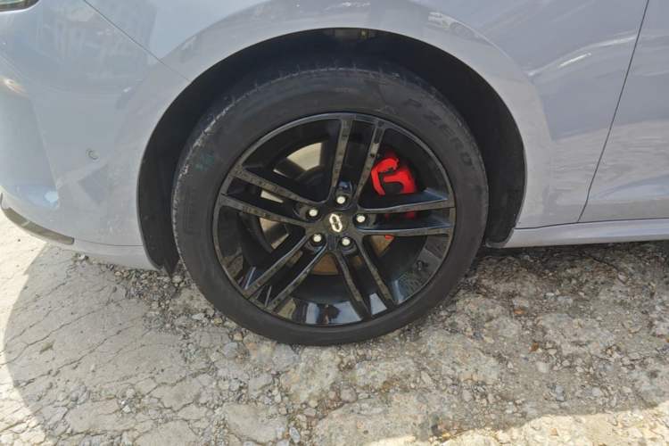 Used Hima AITO M5 2024 Extended-Range Max RS Four-Wheel Drive Advanced Intelligent Driving Version Left Front Wheel Hub