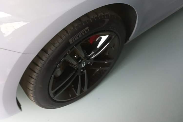 Used Hima AITO M5 2024 Extended-Range Max RS Four-Wheel Drive Advanced Intelligent Driving Version Left Front Wheel Hub