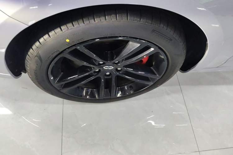 Used Hima AITO M5 2024 Extended-Range Max RS Four-Wheel Drive Advanced Intelligent Driving Version Left Front Wheel Hub