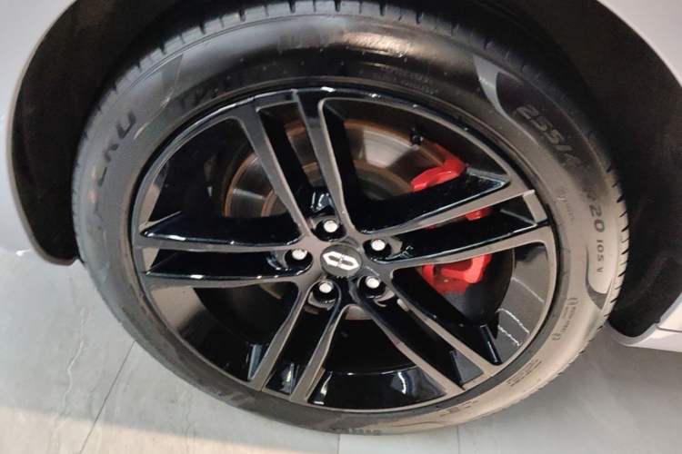 Used Hima AITO M5 2024 Extended-Range Max RS Four-Wheel Drive Advanced Intelligent Driving Version Left Front Wheel Hub