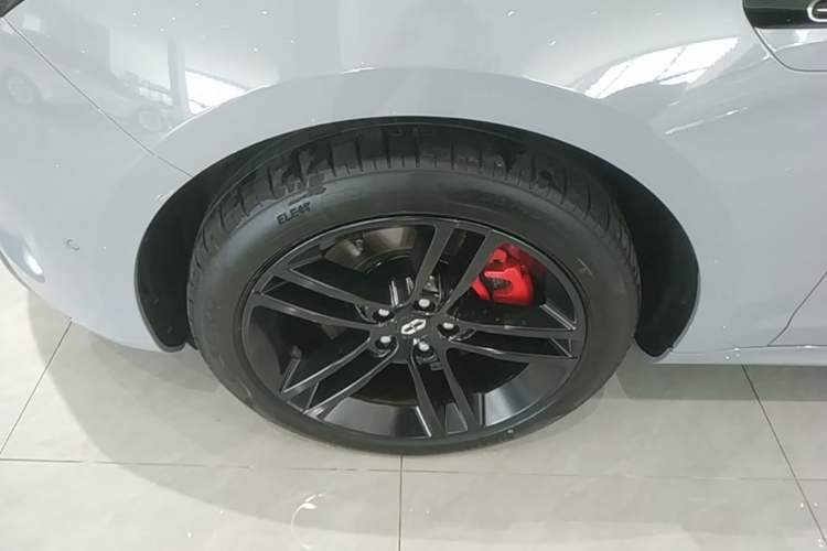 Used Hima AITO M5 2024 Extended-Range Max RS Four-Wheel Drive Advanced Intelligent Driving Version Left Front Wheel Hub