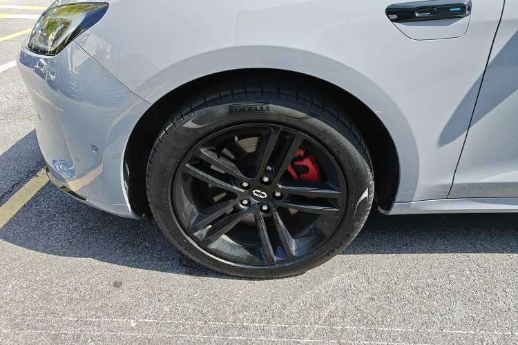 Used Hima AITO M5 2024 Extended-Range Max RS Four-Wheel Drive Advanced Intelligent Driving Version Left Front Wheel Hub
