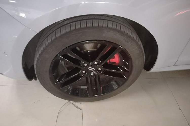 Used Hima AITO M5 2024 Extended-Range Max RS Four-Wheel Drive Advanced Intelligent Driving Version Left Front Wheel Hub