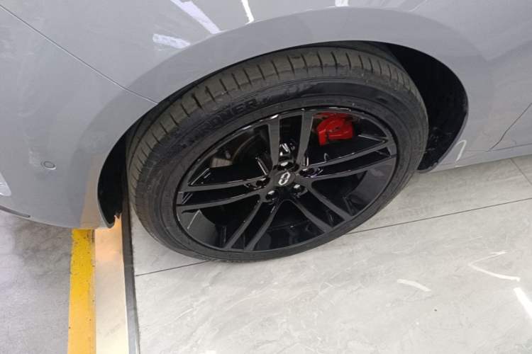 Used Hima AITO M5 2024 Extended-Range Max RS Four-Wheel Drive Advanced Intelligent Driving Version Left Front Wheel Hub