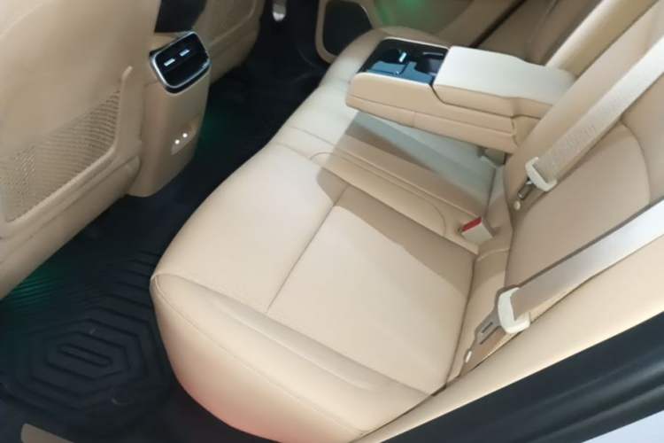 Used Hima AITO M5 2024 Extended-Range Max RS Four-Wheel Drive Advanced Intelligent Driving Version Left Rear Seat