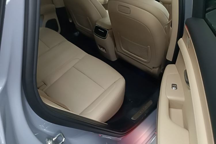 Used Hima AITO M5 2024 Extended-Range Max RS Four-Wheel Drive Advanced Intelligent Driving Version Left Rear Seat