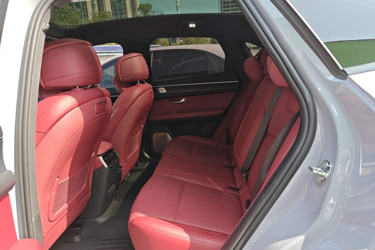 Used Hima AITO M5 2024 Extended-Range Max RS Four-Wheel Drive Advanced Intelligent Driving Version Left Rear Seat