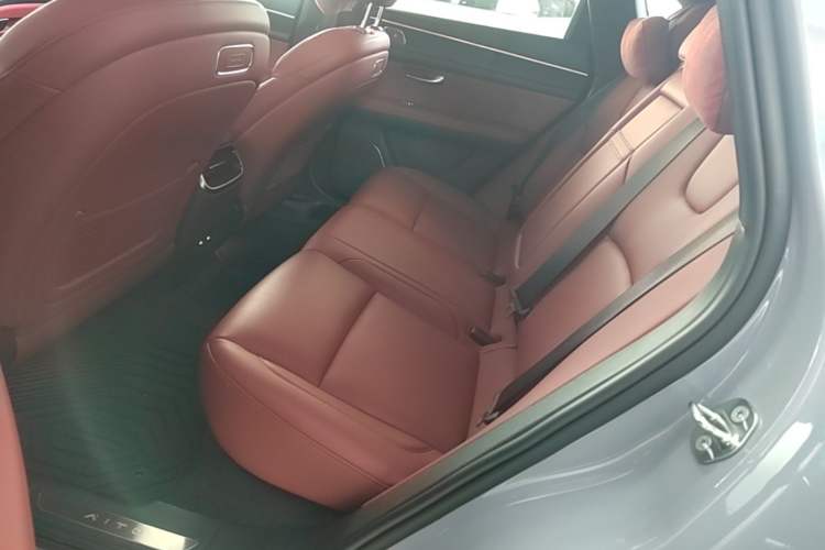 Used Hima AITO M5 2024 Extended-Range Max RS Four-Wheel Drive Advanced Intelligent Driving Version Left Rear Seat
