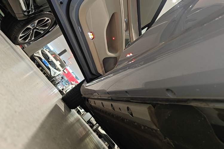 Used Hima AITO M5 2024 Extended-Range Max RS Four-Wheel Drive Advanced Intelligent Driving Version Left Side Sill