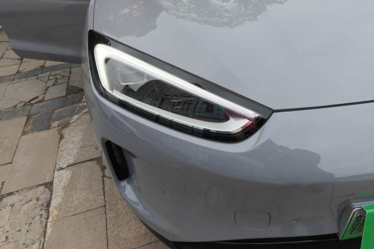 Used Hima AITO M5 2024 Extended-Range Max RS Four-Wheel Drive Advanced Intelligent Driving Version Right Front Headlight