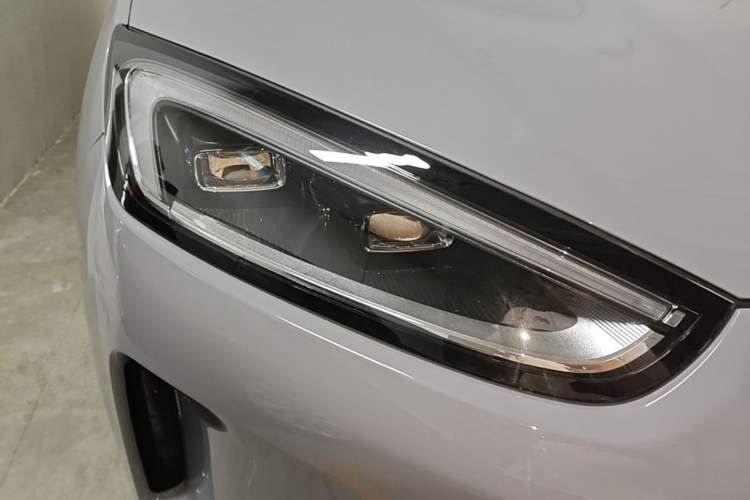 Used Hima AITO M5 2024 Extended-Range Max RS Four-Wheel Drive Advanced Intelligent Driving Version Right Front Headlight