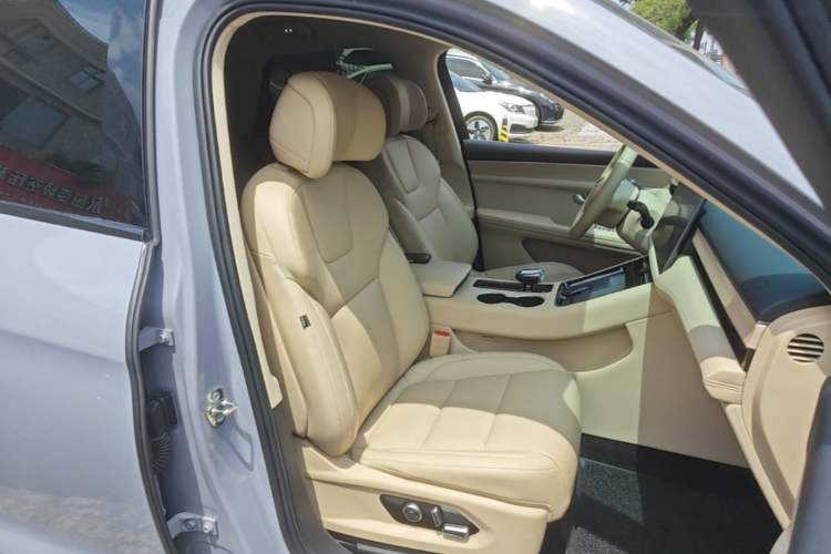Used Hima AITO M5 2024 Extended-Range Max RS Four-Wheel Drive Advanced Intelligent Driving Version Right Front Seat