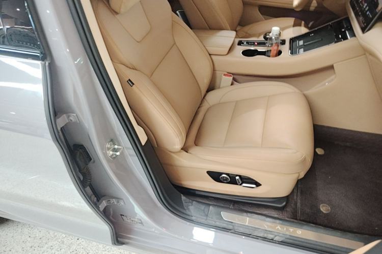 Used Hima AITO M5 2024 Extended-Range Max RS Four-Wheel Drive Advanced Intelligent Driving Version Right Front Seat