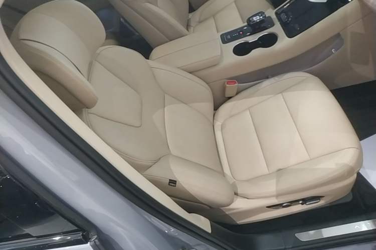 Used Hima AITO M5 2024 Extended-Range Max RS Four-Wheel Drive Advanced Intelligent Driving Version Right Front Seat