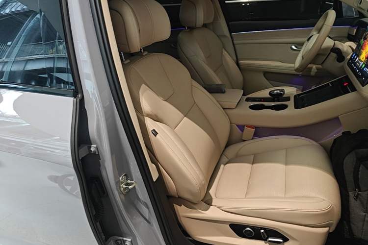 Used Hima AITO M5 2024 Extended-Range Max RS Four-Wheel Drive Advanced Intelligent Driving Version Right Front Seat