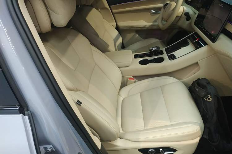 Used Hima AITO M5 2024 Extended-Range Max RS Four-Wheel Drive Advanced Intelligent Driving Version Right Front Seat