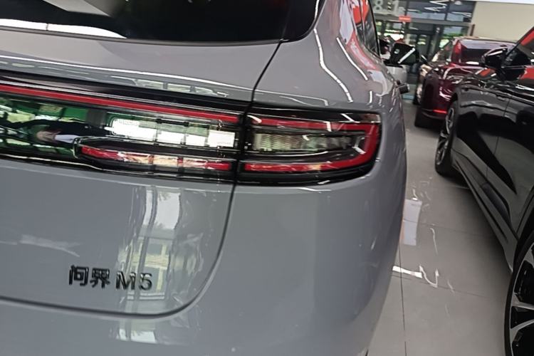 Used Hima AITO M5 2024 Extended-Range Max RS Four-Wheel Drive Advanced Intelligent Driving Version Right Rear Taillight