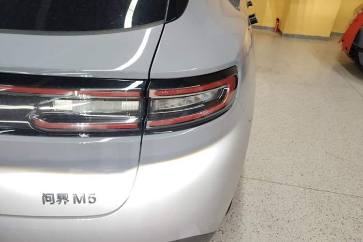 Used Hima AITO M5 2024 Extended-Range Max RS Four-Wheel Drive Advanced Intelligent Driving Version Right Rear Taillight