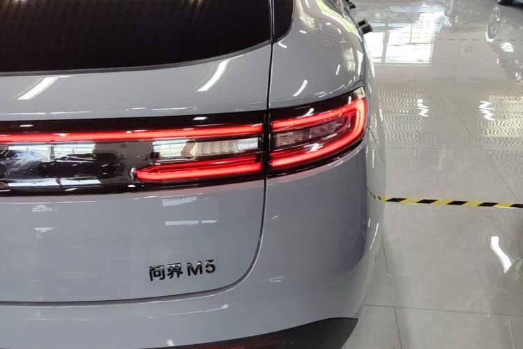 Used Hima AITO M5 2024 Extended-Range Max RS Four-Wheel Drive Advanced Intelligent Driving Version Right Rear Taillight