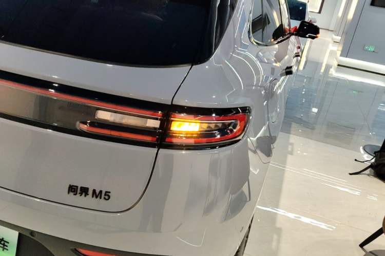 Used Hima AITO M5 2024 Extended-Range Max RS Four-Wheel Drive Advanced Intelligent Driving Version Right Rear Taillight