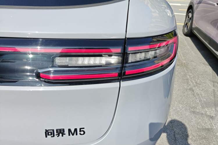 Used Hima AITO M5 2024 Extended-Range Max RS Four-Wheel Drive Advanced Intelligent Driving Version Right Rear Taillight
