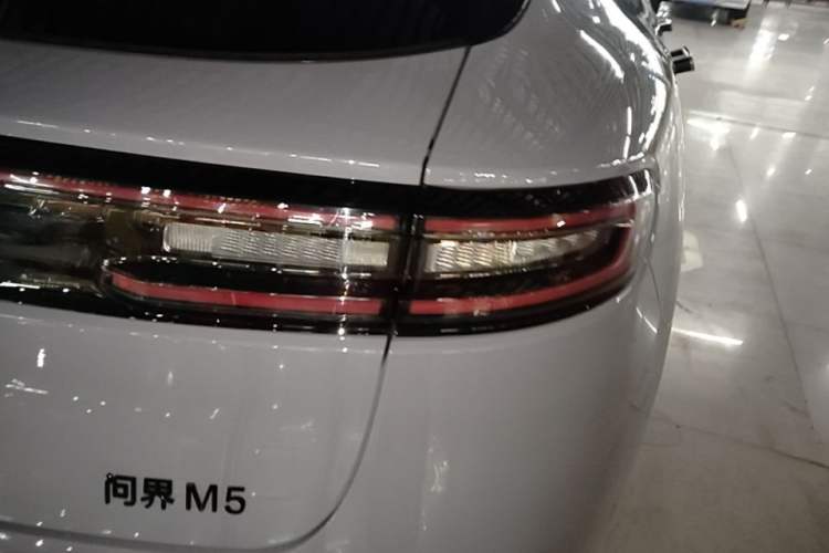 Used Hima AITO M5 2024 Extended-Range Max RS Four-Wheel Drive Advanced Intelligent Driving Version Right Rear Taillight