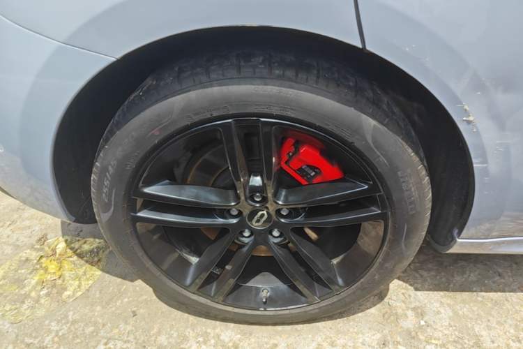 Used Hima AITO M5 2024 Extended-Range Max RS Four-Wheel Drive Advanced Intelligent Driving Version Right Rear Wheel Hub