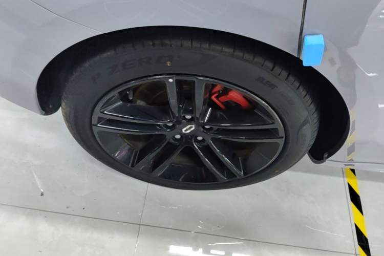 Used Hima AITO M5 2024 Extended-Range Max RS Four-Wheel Drive Advanced Intelligent Driving Version Right Rear Wheel Hub