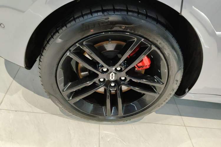 Used Hima AITO M5 2024 Extended-Range Max RS Four-Wheel Drive Advanced Intelligent Driving Version Right Rear Wheel Hub