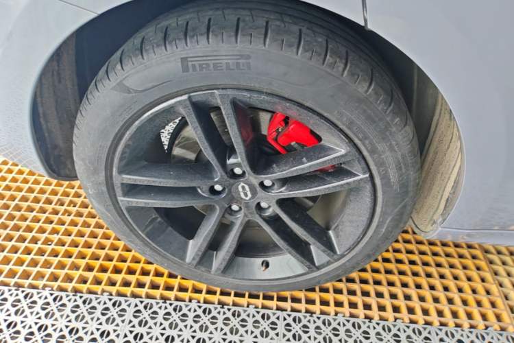 Used Hima AITO M5 2024 Extended-Range Max RS Four-Wheel Drive Advanced Intelligent Driving Version Right Rear Wheel Hub