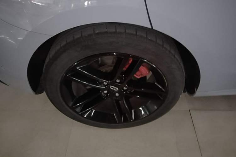 Used Hima AITO M5 2024 Extended-Range Max RS Four-Wheel Drive Advanced Intelligent Driving Version Right Rear Wheel Hub