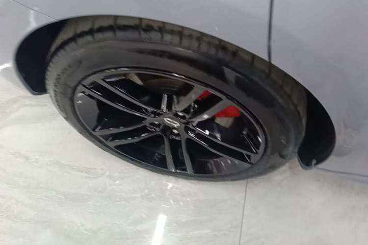 Used Hima AITO M5 2024 Extended-Range Max RS Four-Wheel Drive Advanced Intelligent Driving Version Right Rear Wheel Hub