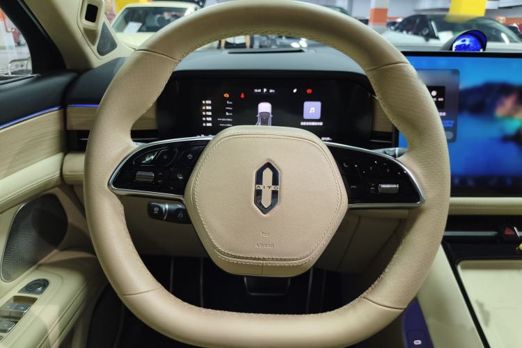 Used Hima AITO M5 2024 Extended-Range Max RS Four-Wheel Drive Advanced Intelligent Driving Version Steering Wheel