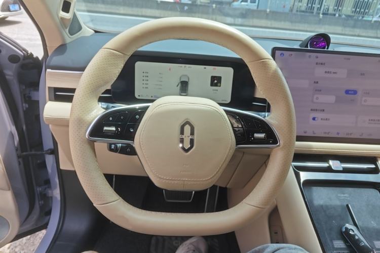 Used Hima AITO M5 2024 Extended-Range Max RS Four-Wheel Drive Advanced Intelligent Driving Version Steering Wheel