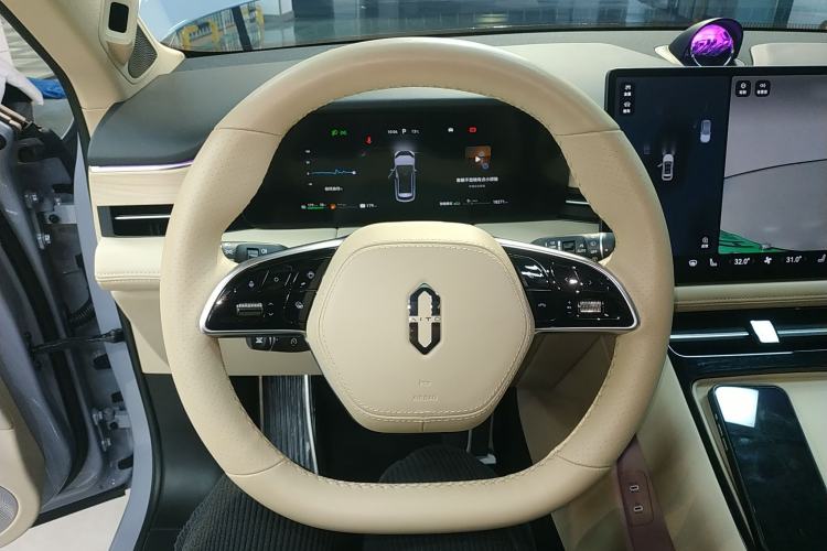 Used Hima AITO M5 2024 Extended-Range Max RS Four-Wheel Drive Advanced Intelligent Driving Version Steering Wheel