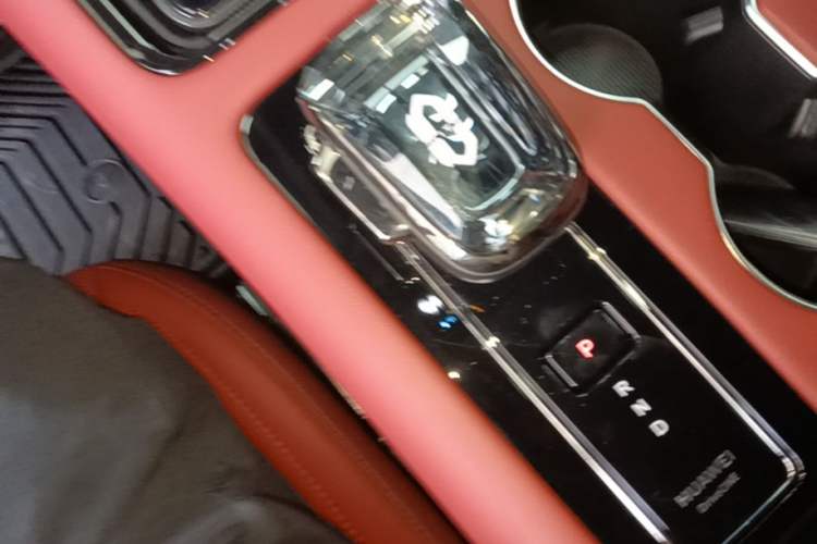 Used Hima AITO M5 2024 Extended-Range Max RS Four-Wheel Drive Advanced Intelligent Driving Version Gear Lever
