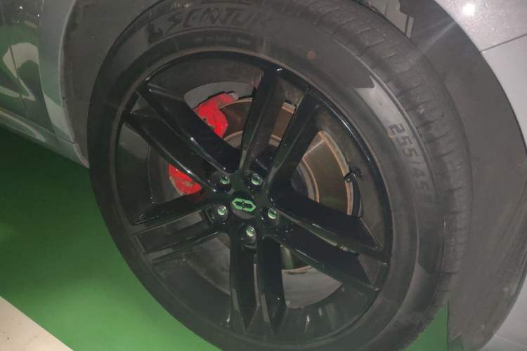 Used Hima AITO M5 2024 Extended-Range Max RS Four-Wheel Drive Advanced Intelligent Driving Version Right Front Wheel Hub