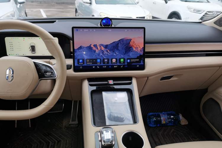 Used Hima AITO M5 2024 Extended-Range Max RS Four-Wheel Drive Advanced Intelligent Driving Version Audio And AC Panel