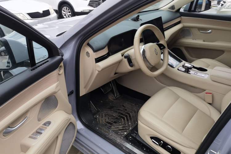 Used Hima AITO M5 2024 Extended-Range Max RS Four-Wheel Drive Advanced Intelligent Driving Version Interior 3