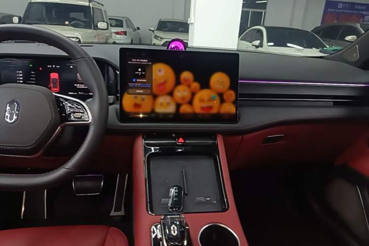 Used Hima AITO M5 2024 Extended-Range Max RS Four-Wheel Drive Advanced Intelligent Driving Version Audio And AC Panel
