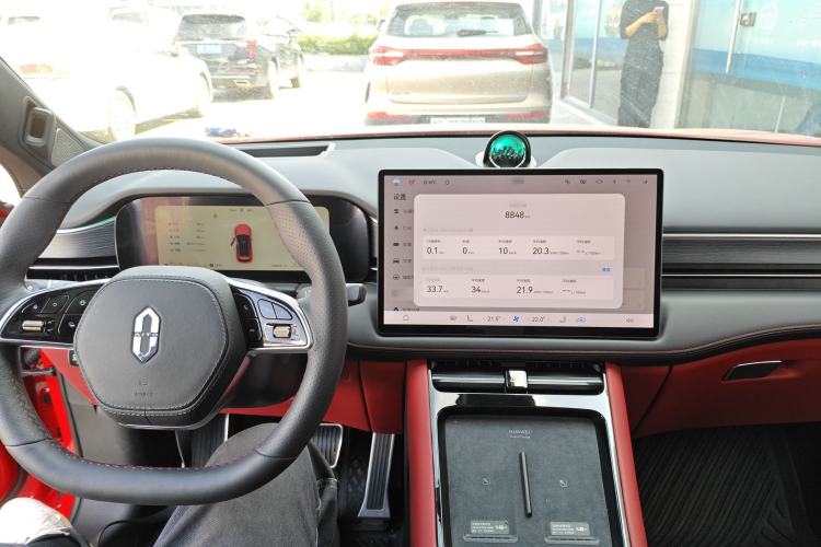 Used Hima AITO M5 2024 Extended-Range Max RS Four-Wheel Drive Advanced Intelligent Driving Version Center Console