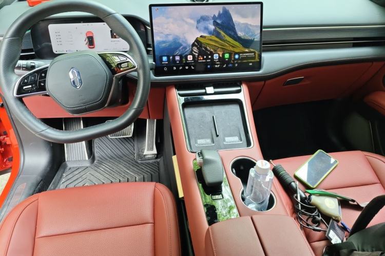 Used Hima AITO M5 2024 Extended-Range Max Rear-Wheel Drive Advanced Intelligent Driving Version Center Console