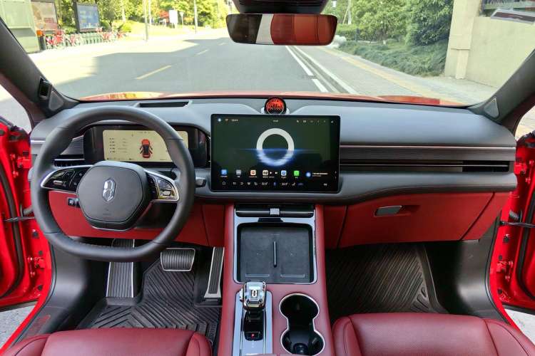 Used Hima AITO M5 2024 Extended-Range Max RS Four-Wheel Drive Advanced Intelligent Driving Version Center Console