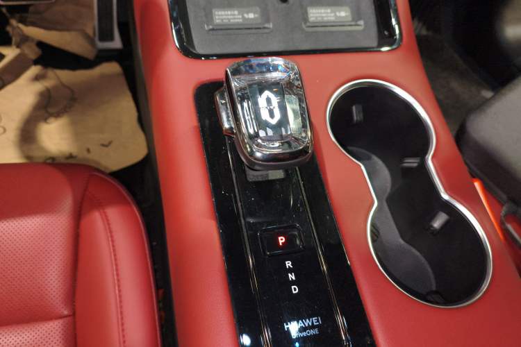 Used Hima AITO M5 2024 Extended-Range Max RS Four-Wheel Drive Advanced Intelligent Driving Version Gear Lever