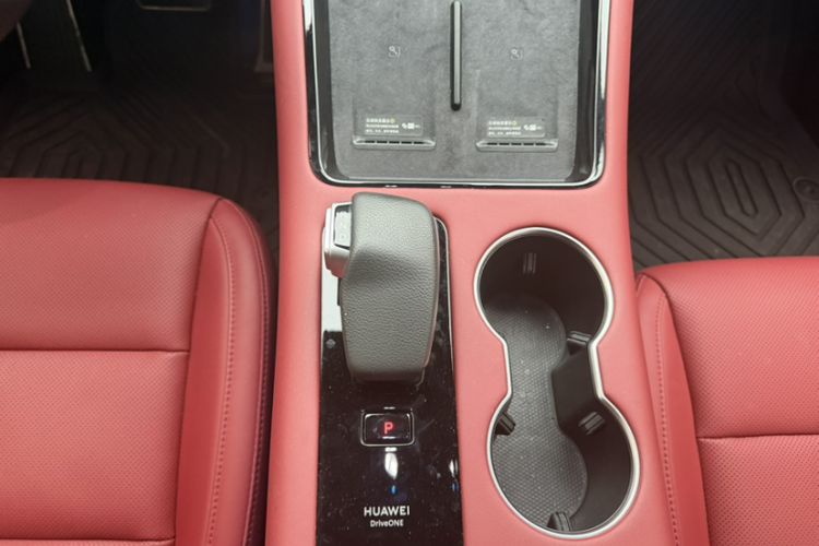Used Hima AITO M5 2024 Extended-Range Max Rear-Wheel Drive Advanced Intelligent Driving Version Interior 3