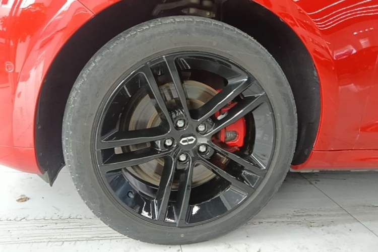 Used Hima AITO M5 2024 Extended-Range Max RS Four-Wheel Drive Advanced Intelligent Driving Version Left Front Wheel Hub