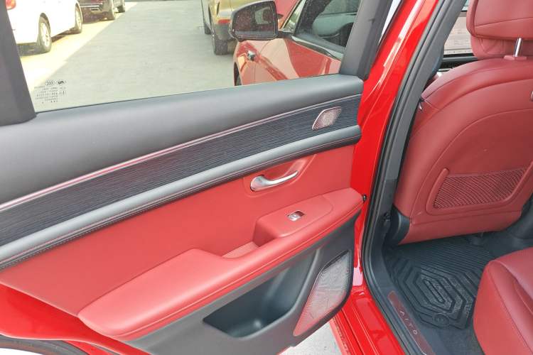 Used Hima AITO M5 2024 Extended-Range Max RS Four-Wheel Drive Advanced Intelligent Driving Version Left Rear Door Interior
